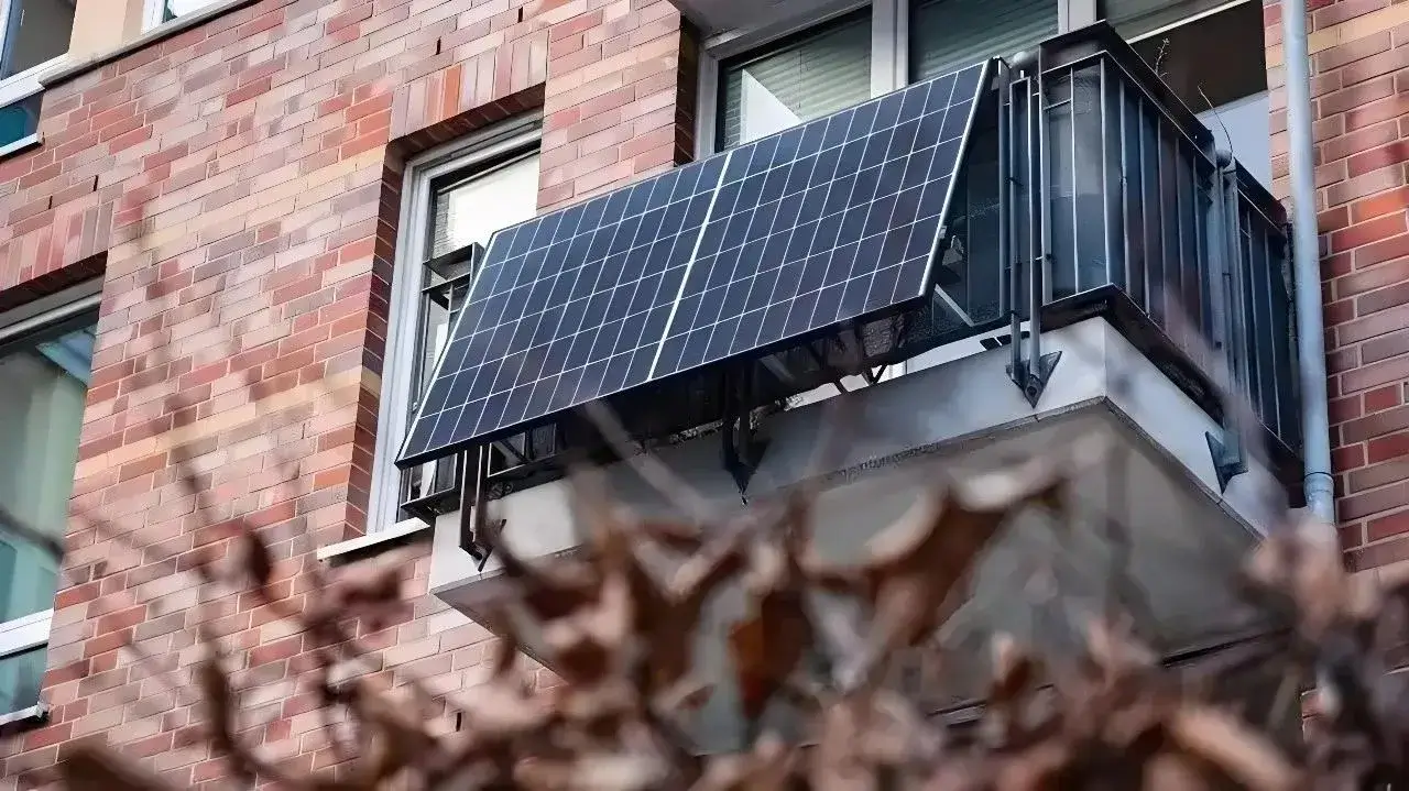 European balcony solar panels illustrating 2026 renewable energy policy updates